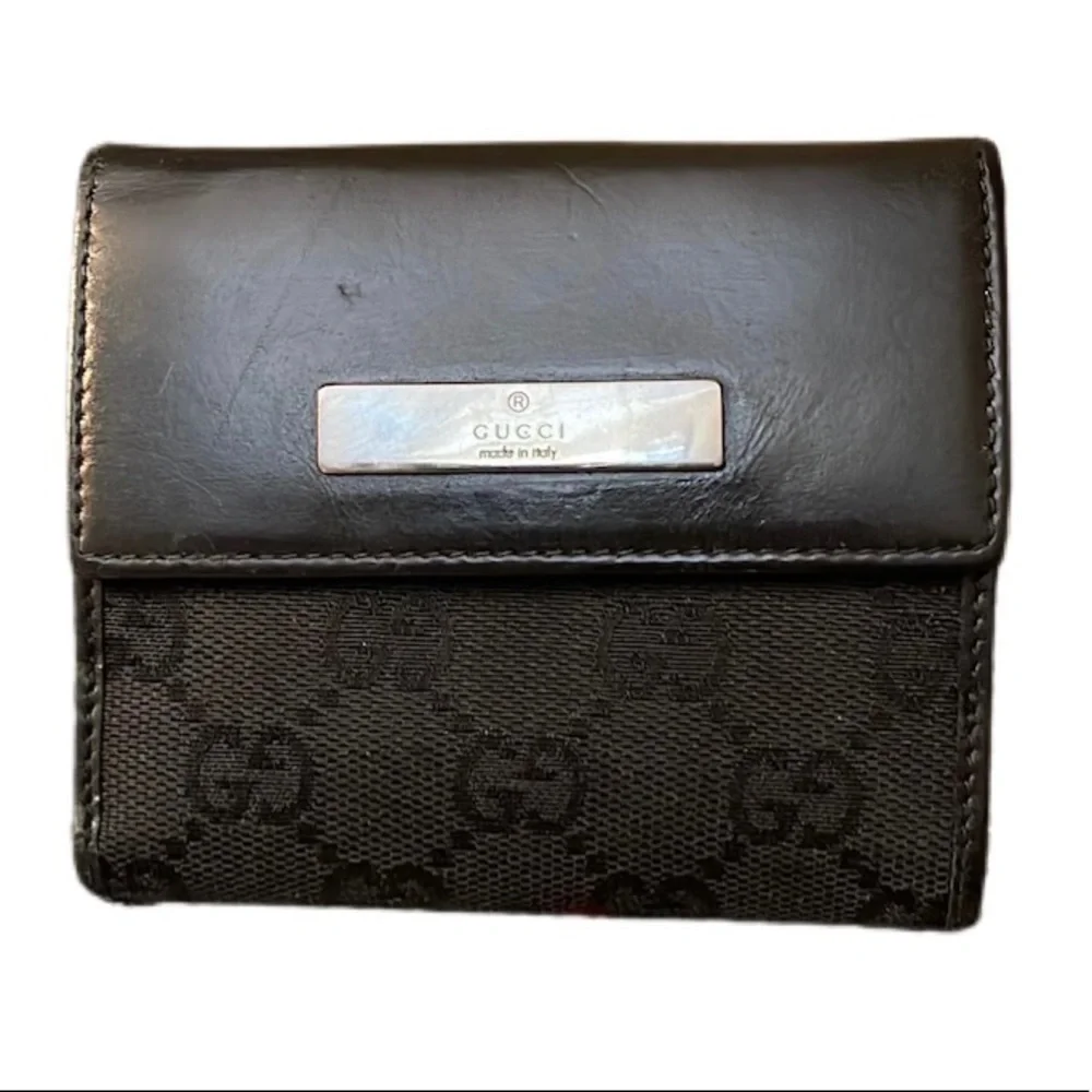 Authentic Vintage Gucci wallet